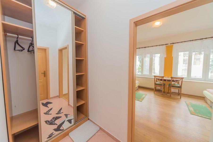 Pension U Kostela Cesky Brod Buitenkant foto