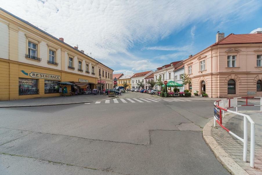 Pension U Kostela Cesky Brod Buitenkant foto