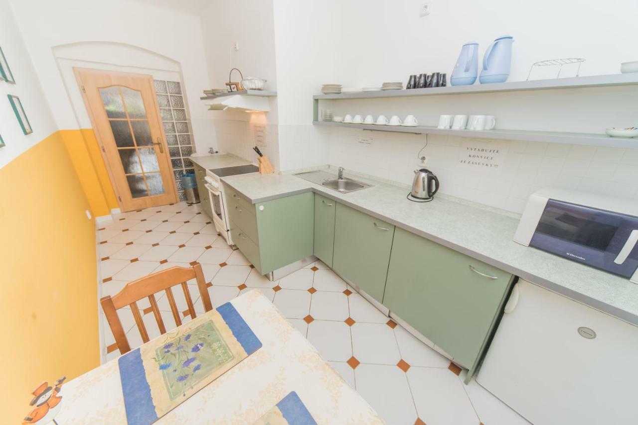 Pension U Kostela Cesky Brod Buitenkant foto