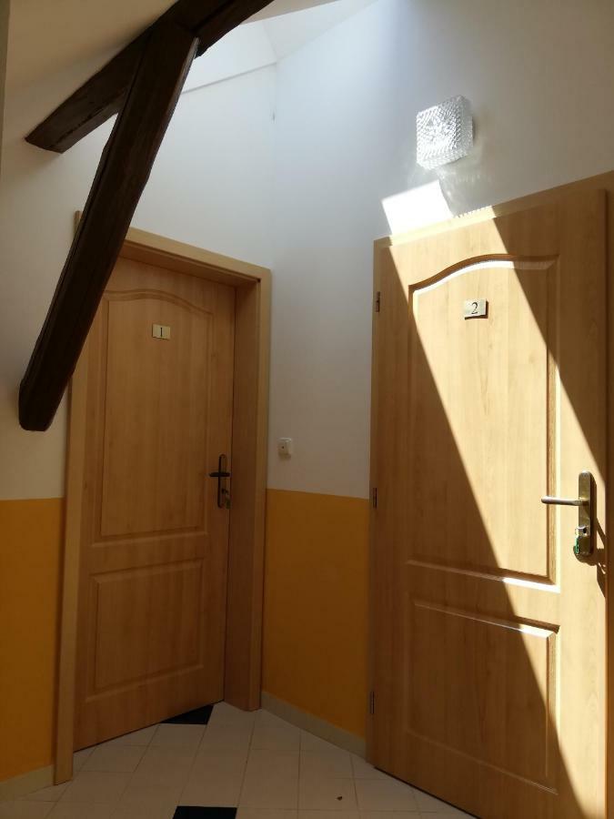 Pension U Kostela Cesky Brod Buitenkant foto