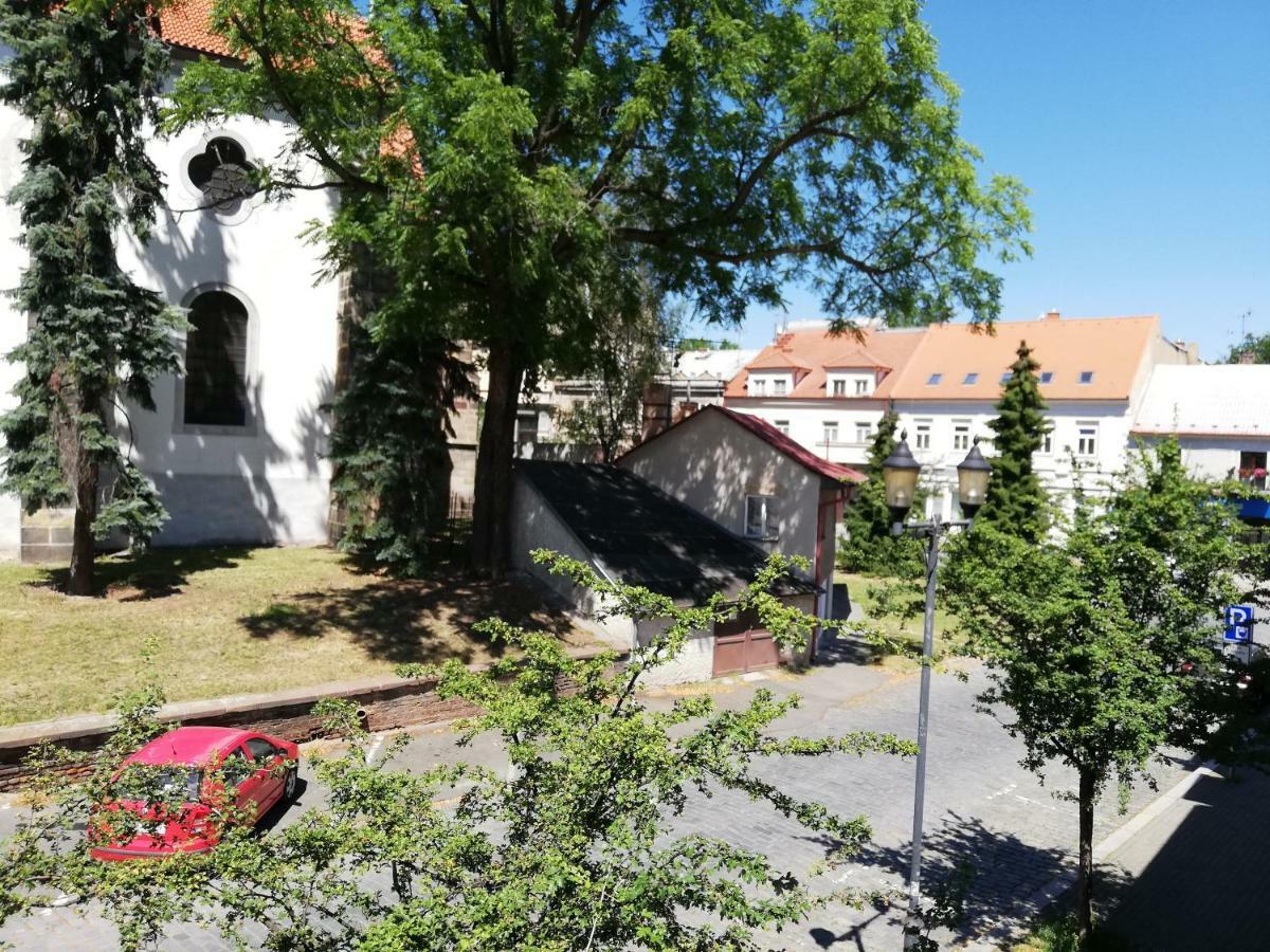 Pension U Kostela Cesky Brod Buitenkant foto